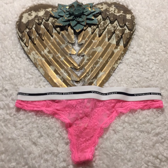 Victoria's Secret‎ thong - Picture 1 of 2